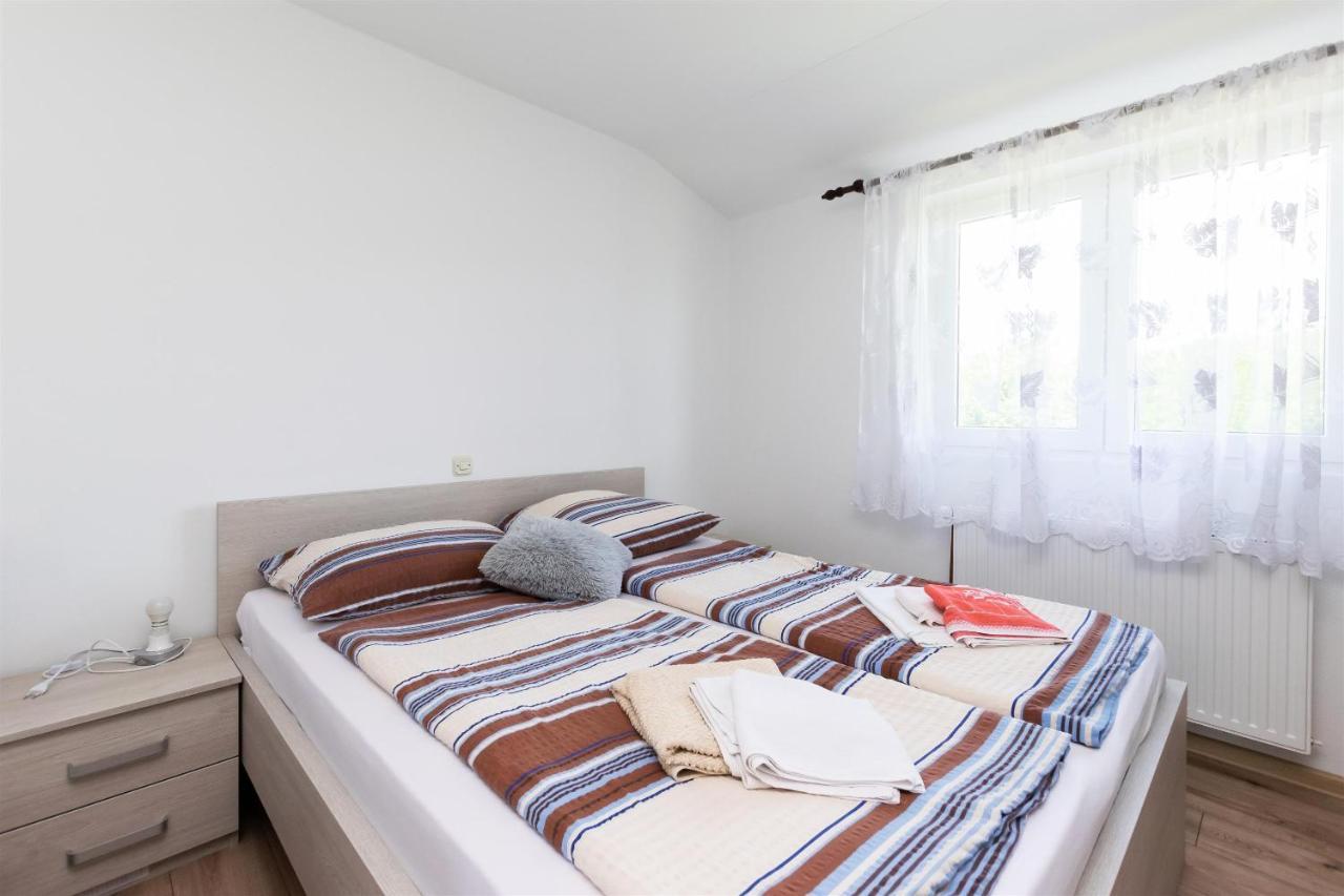 Apartments Boza Лопар Екстер'єр фото
