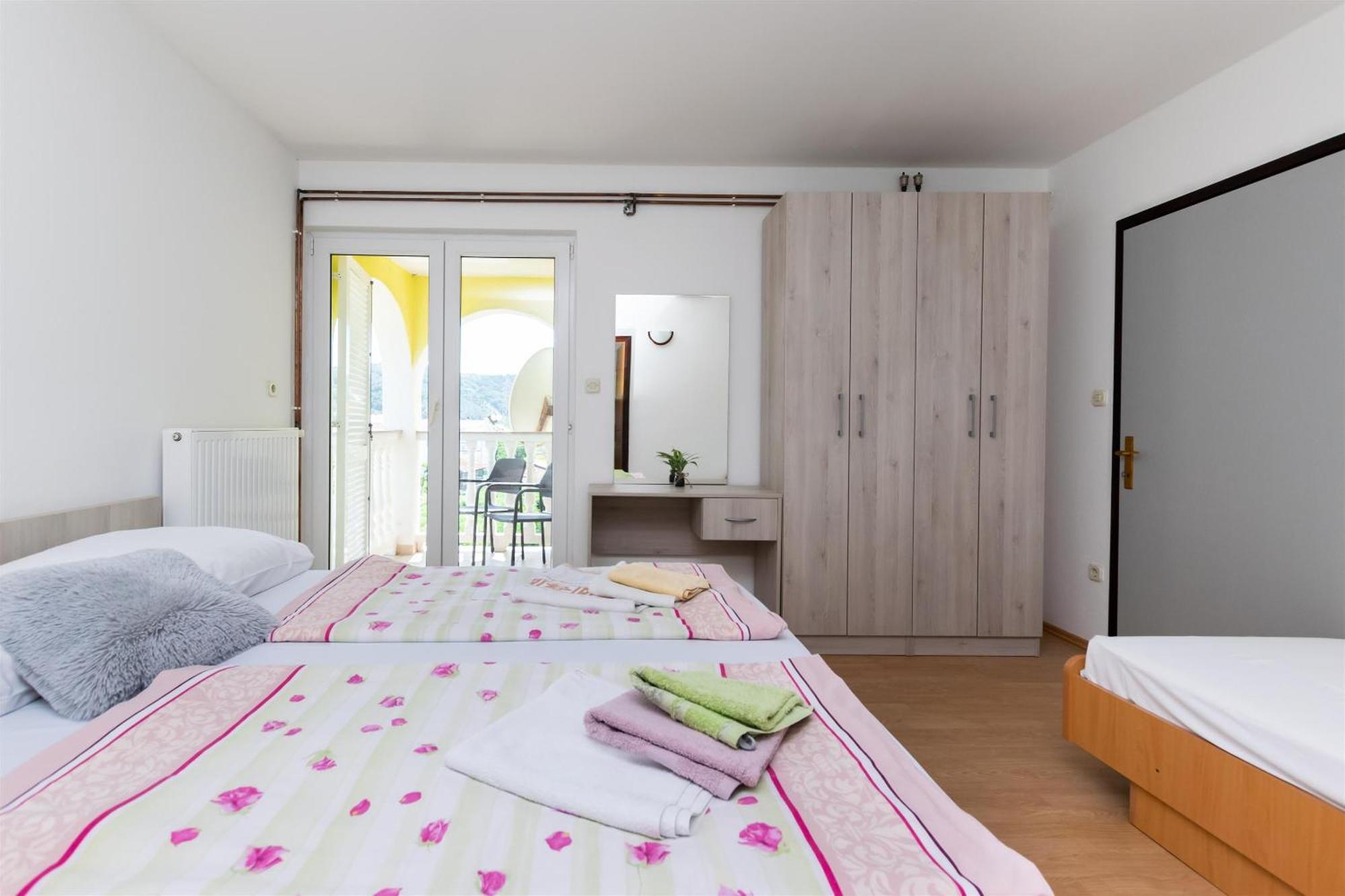 Apartments Boza Лопар Екстер'єр фото